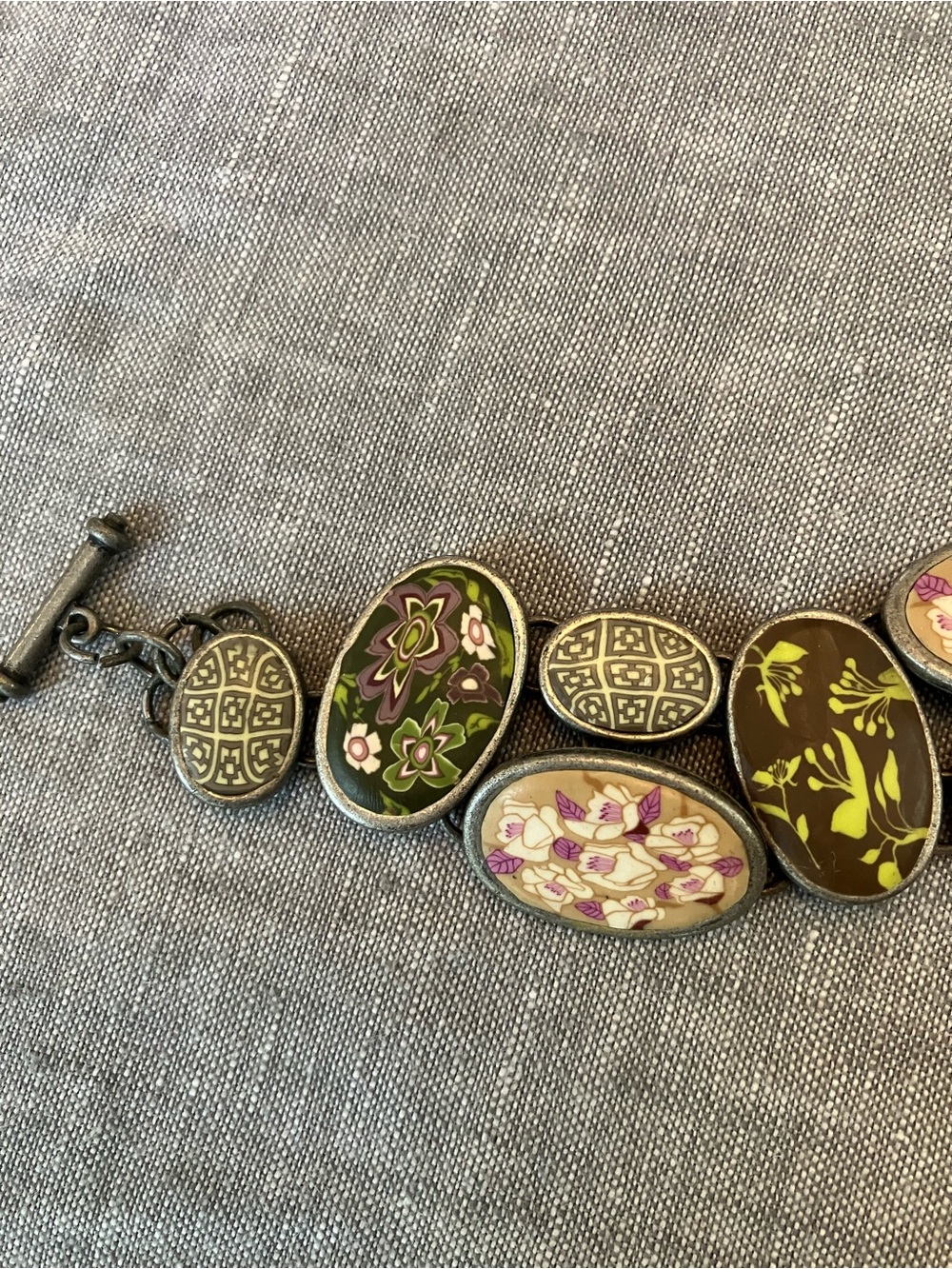 Jilzarah bracelet with handmade clay medallions - Picture 5 of 5
